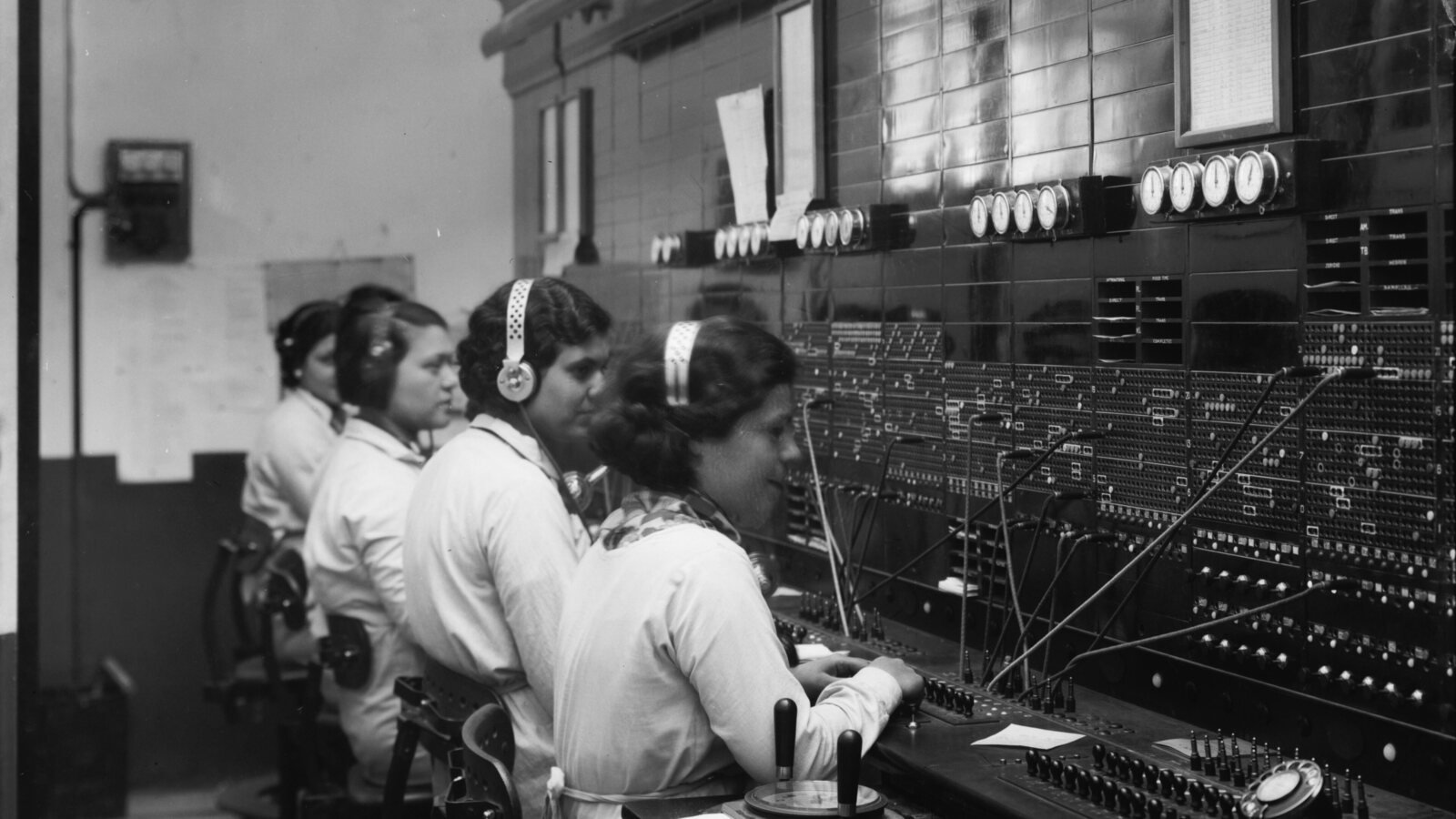 telephone operators at a switchboard